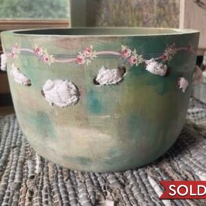 Shabby Chic: Upcycled Wooden Bowl